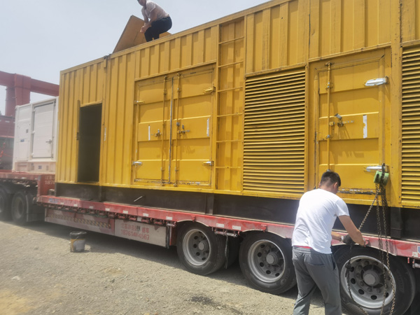 贵池除了负载情况和发动机维护，还有哪些因素会影响 200kw 柴油发电机的油耗？